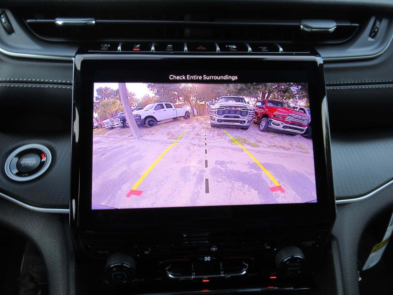 2027 Jeep Grand Cherokee GRAND CHEROKEE LAREDO X 4X4