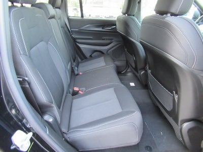 2027 Jeep Grand Cherokee GRAND CHEROKEE LAREDO X 4X4
