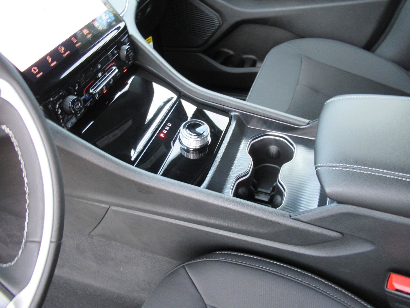 2027 Jeep Grand Cherokee GRAND CHEROKEE LAREDO X 4X4