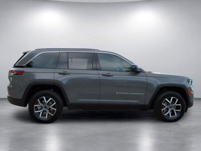 2027 Jeep Grand Cherokee GRAND CHEROKEE LAREDO X 4X4