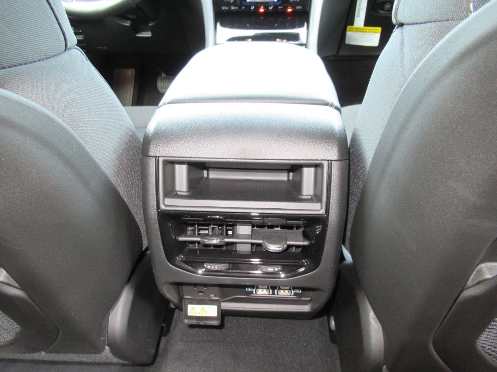 2027 Jeep Grand Cherokee GRAND CHEROKEE LAREDO X 4X4