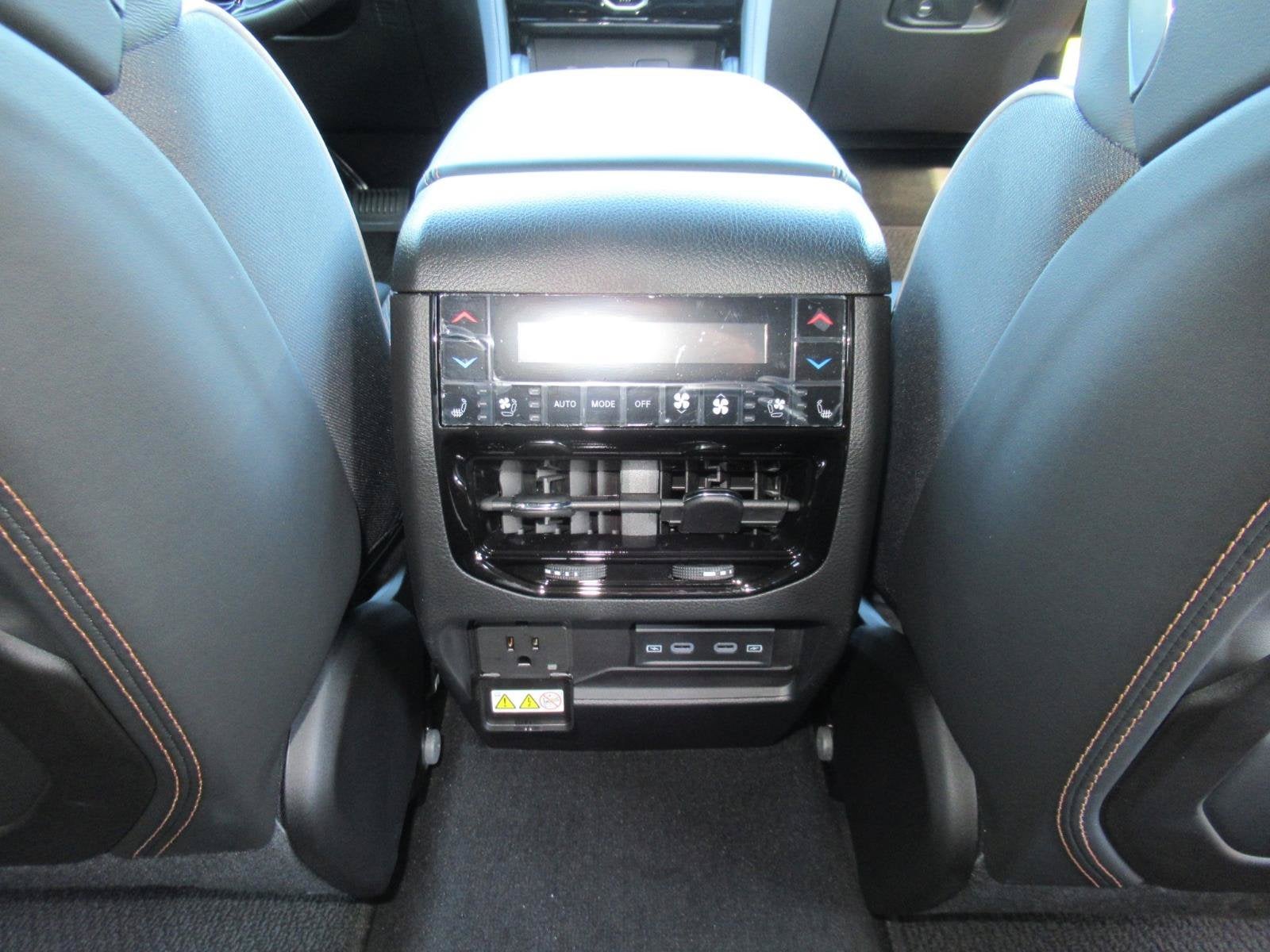2027 Jeep Grand Cherokee GRAND CHEROKEE SUMMIT 4X4