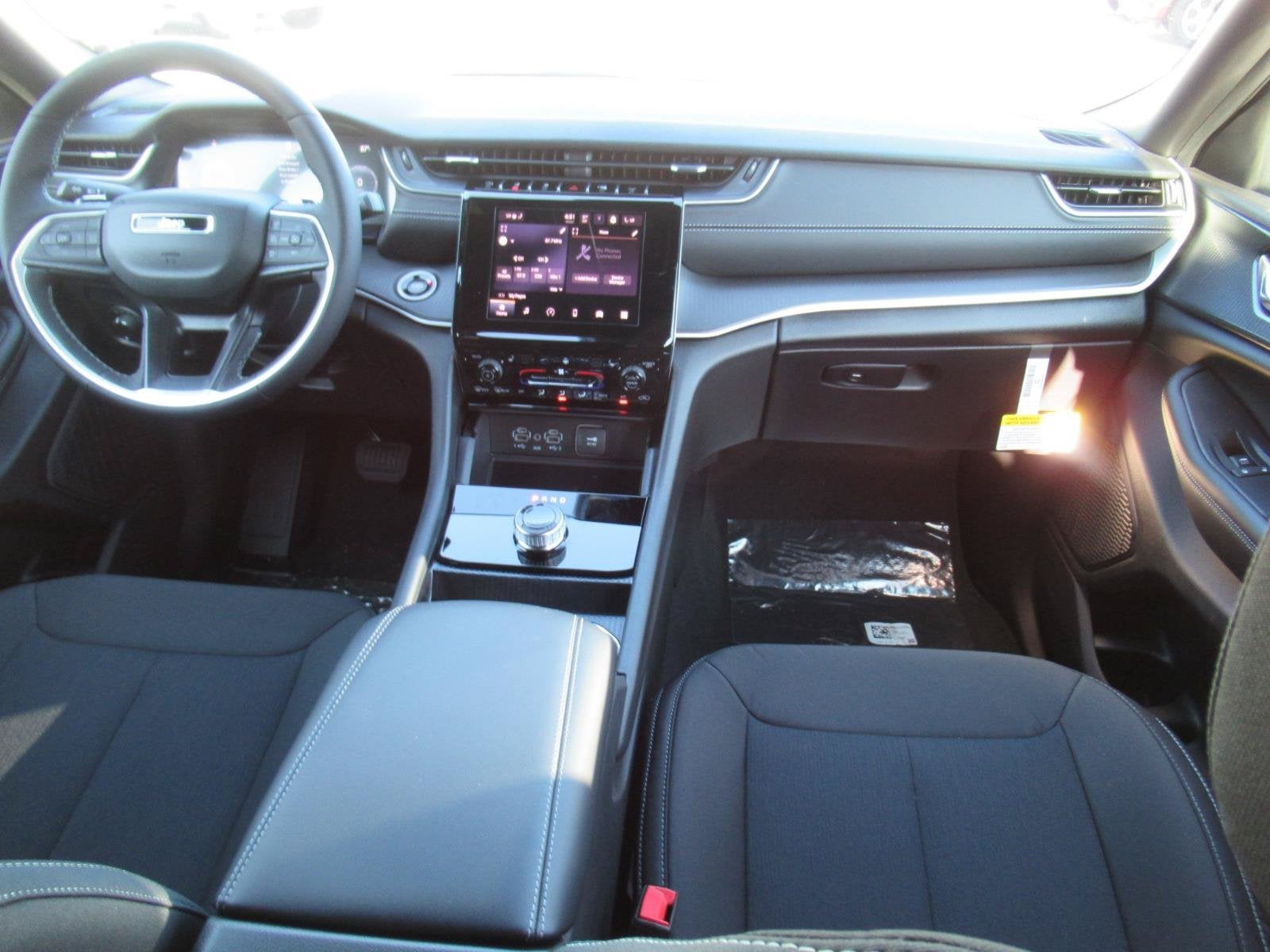 2026 Jeep Grand Cherokee GRAND CHEROKEE L LAREDO X 4X2