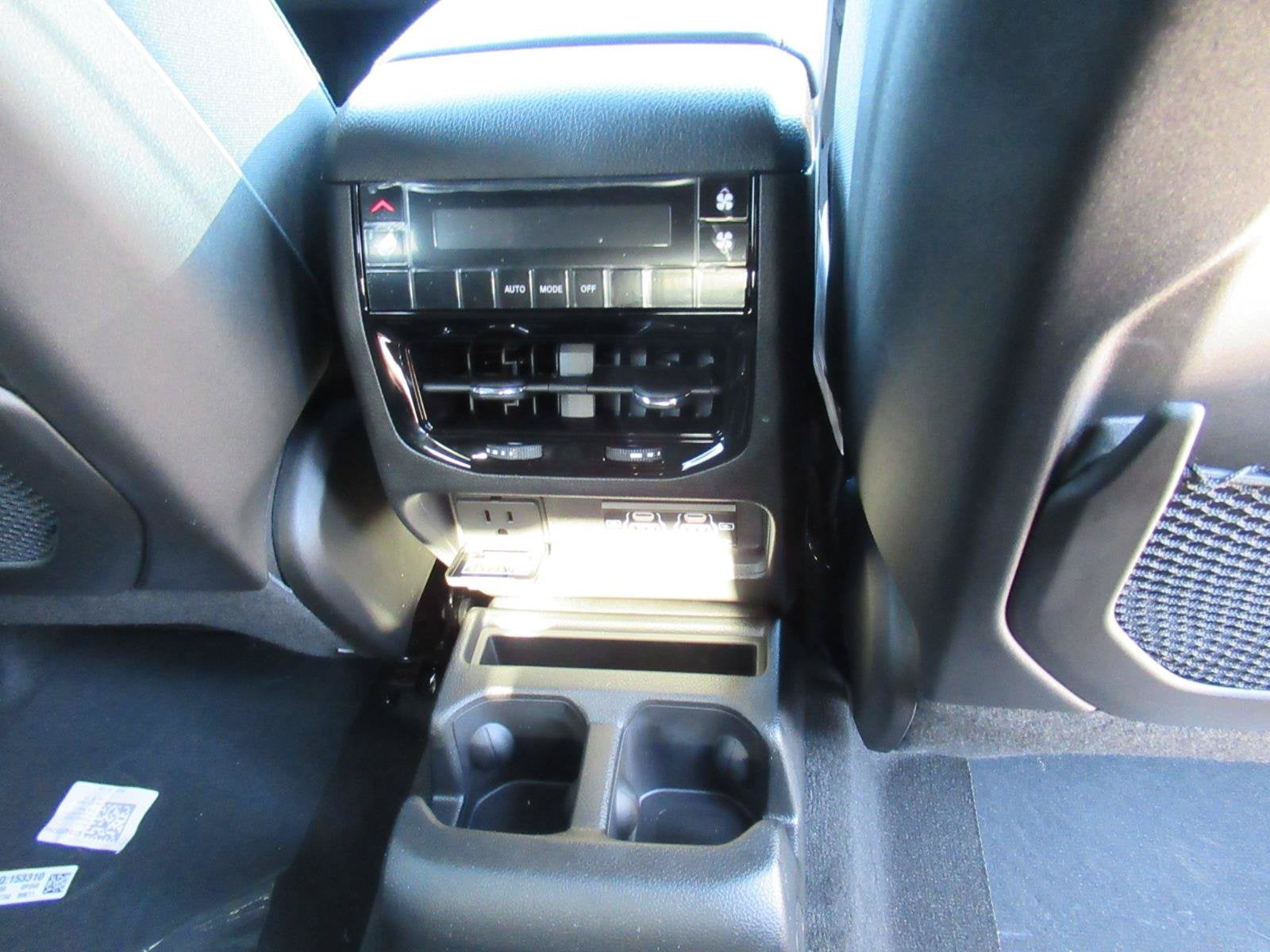 2026 Jeep Grand Cherokee GRAND CHEROKEE L LAREDO X 4X2