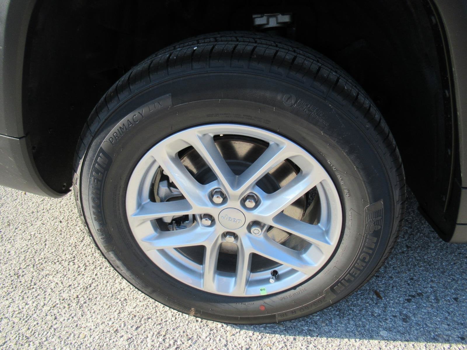 2026 Jeep Grand Cherokee GRAND CHEROKEE L LAREDO X 4X2