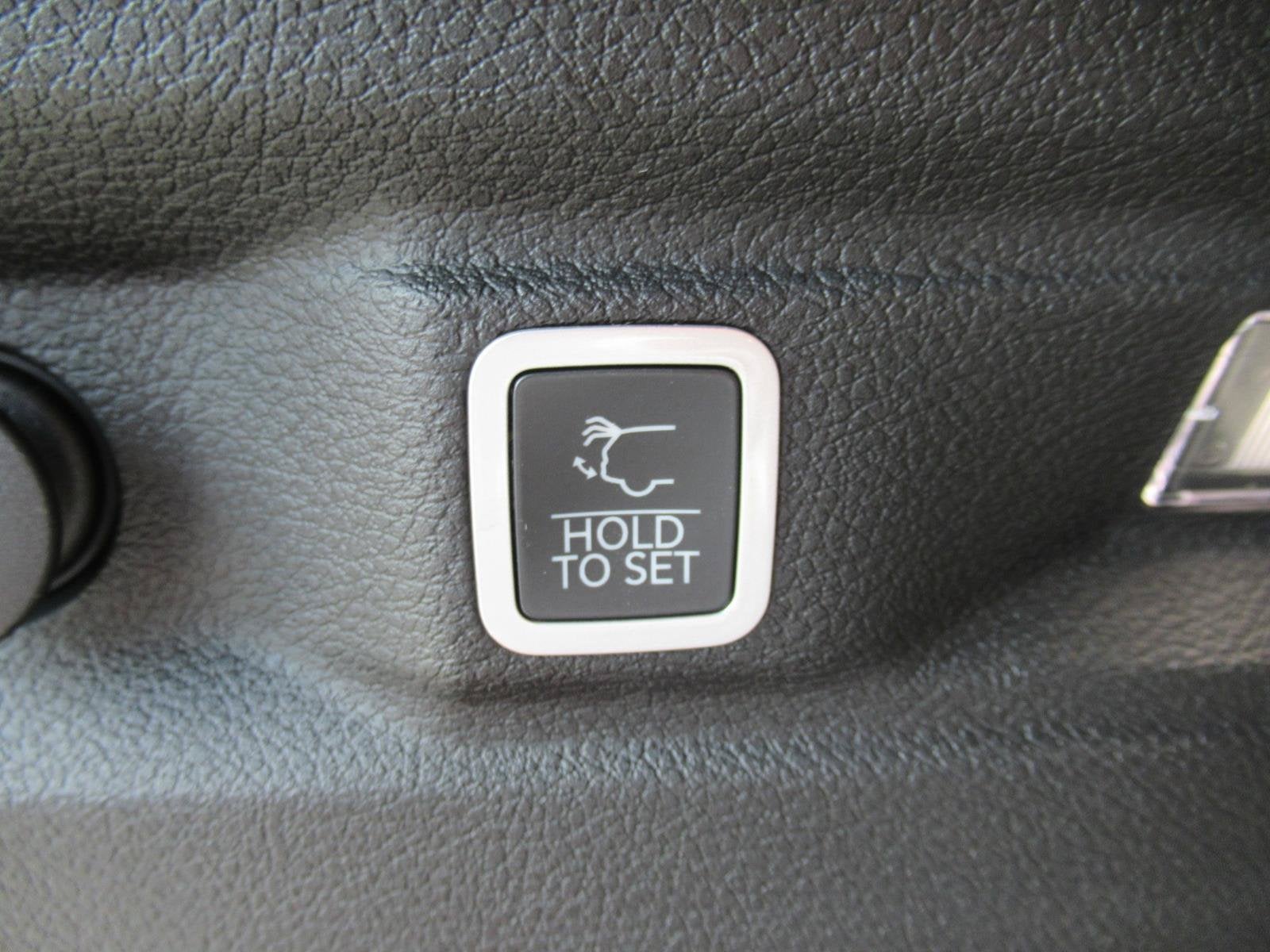 2026 Jeep Grand Cherokee GRAND CHEROKEE L LAREDO X 4X2