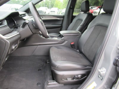 2027 Jeep Grand Cherokee GRAND CHEROKEE L LAREDO ALTITUDE 4X2
