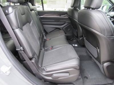 2027 Jeep Grand Cherokee GRAND CHEROKEE L LAREDO ALTITUDE 4X2