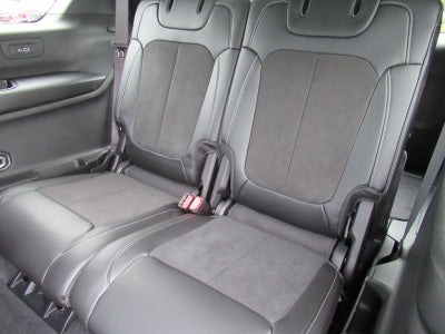 2027 Jeep Grand Cherokee GRAND CHEROKEE L LAREDO ALTITUDE 4X2
