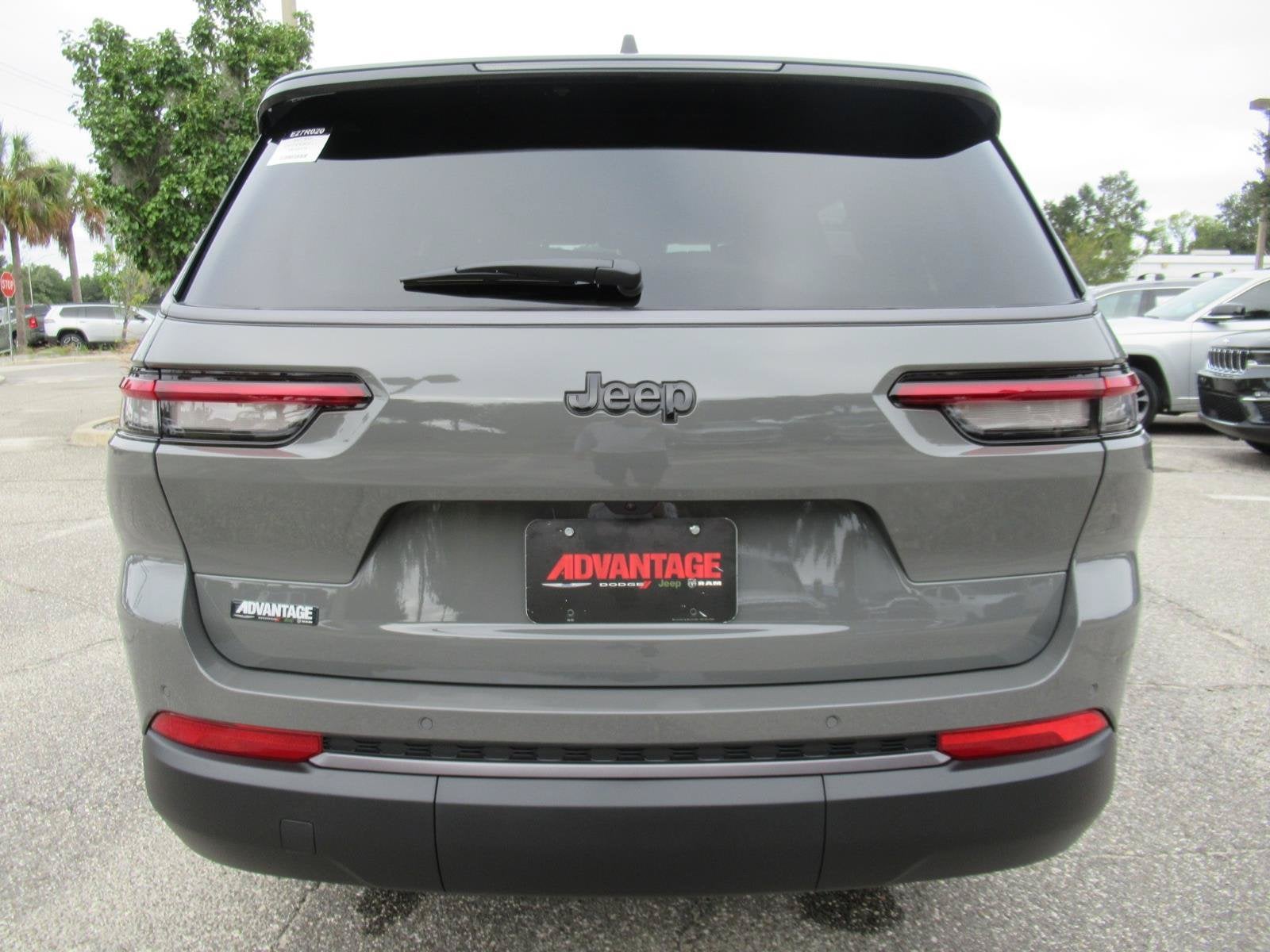 2027 Jeep Grand Cherokee GRAND CHEROKEE L LAREDO ALTITUDE 4X2
