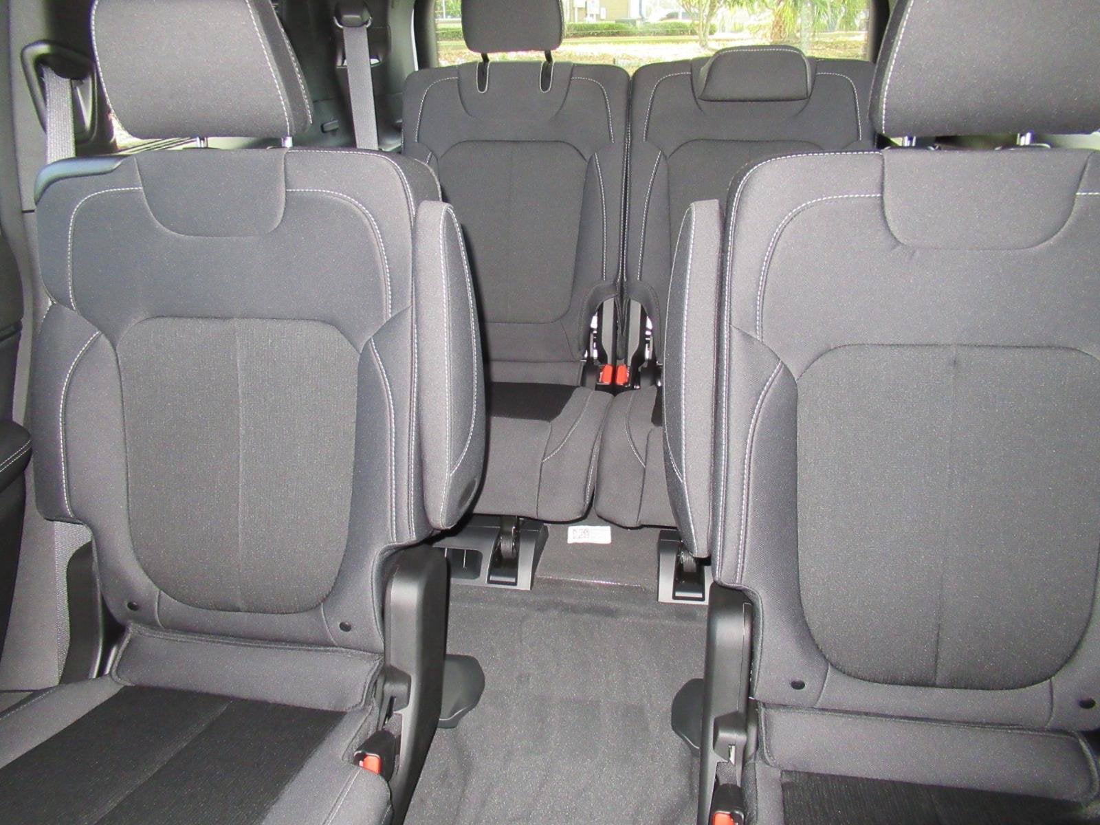 2026 Jeep Grand Cherokee GRAND CHEROKEE L LAREDO X 4X4