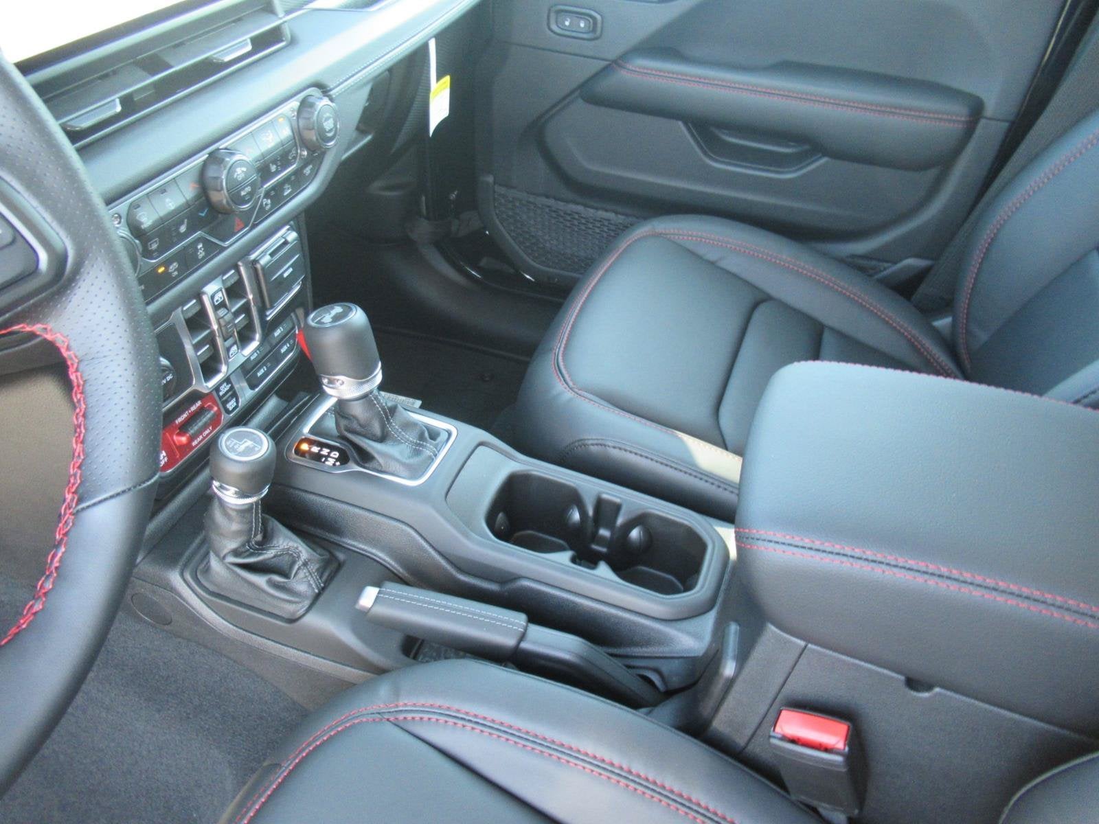 2026 Jeep Wrangler WRANGLER 4-DOOR MOAB 392