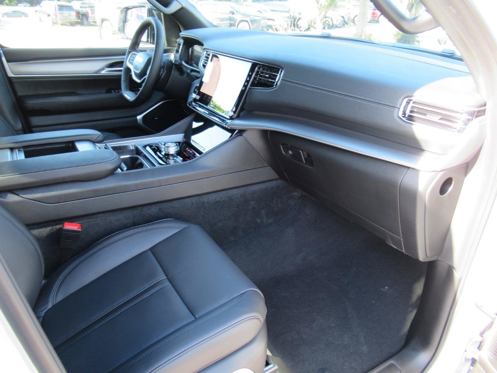 2026 Jeep Grand Wagoneer GRAND WAGONEER UPLAND 4X4