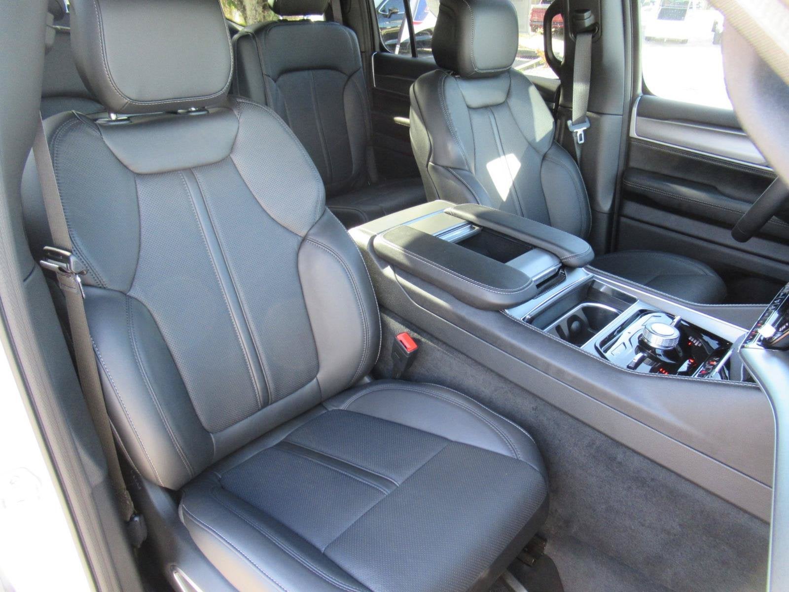 2026 Jeep Grand Wagoneer GRAND WAGONEER UPLAND 4X4