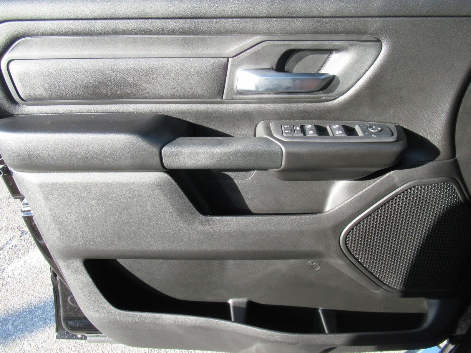 2027 RAM Ram 1500 RAM 1500 EXPRESS CREW CAB 4X2 5'7' BOX