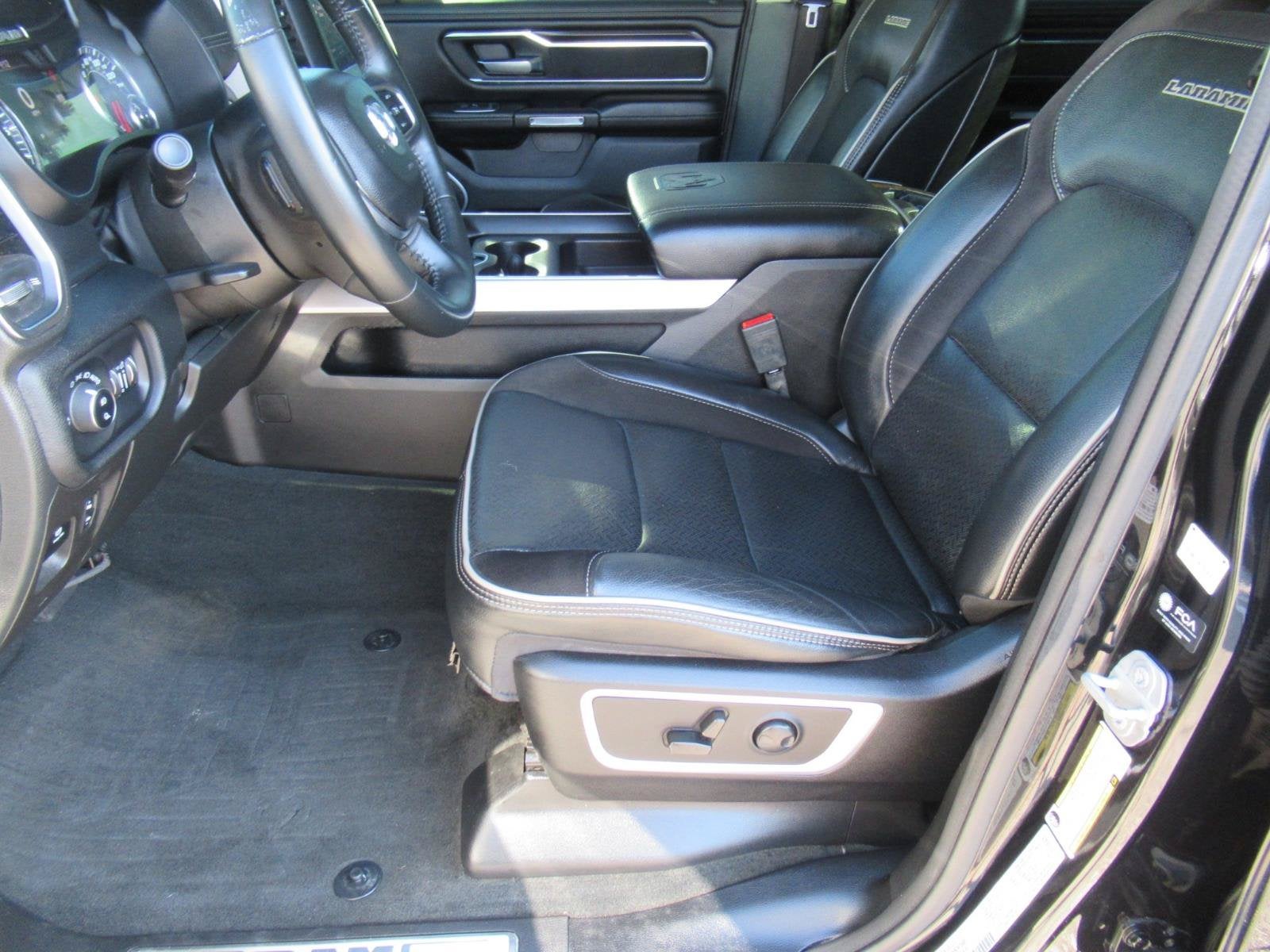 2022 RAM 1500 Laramie Crew Cab 4x2 5'7' Box