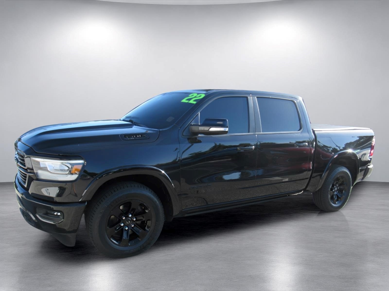 2022 RAM 1500 Laramie Crew Cab 4x2 5'7' Box
