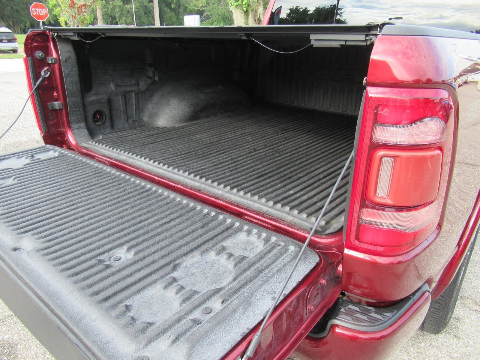 2020 RAM 1500 Laramie Crew Cab 4x2 5'7' Box