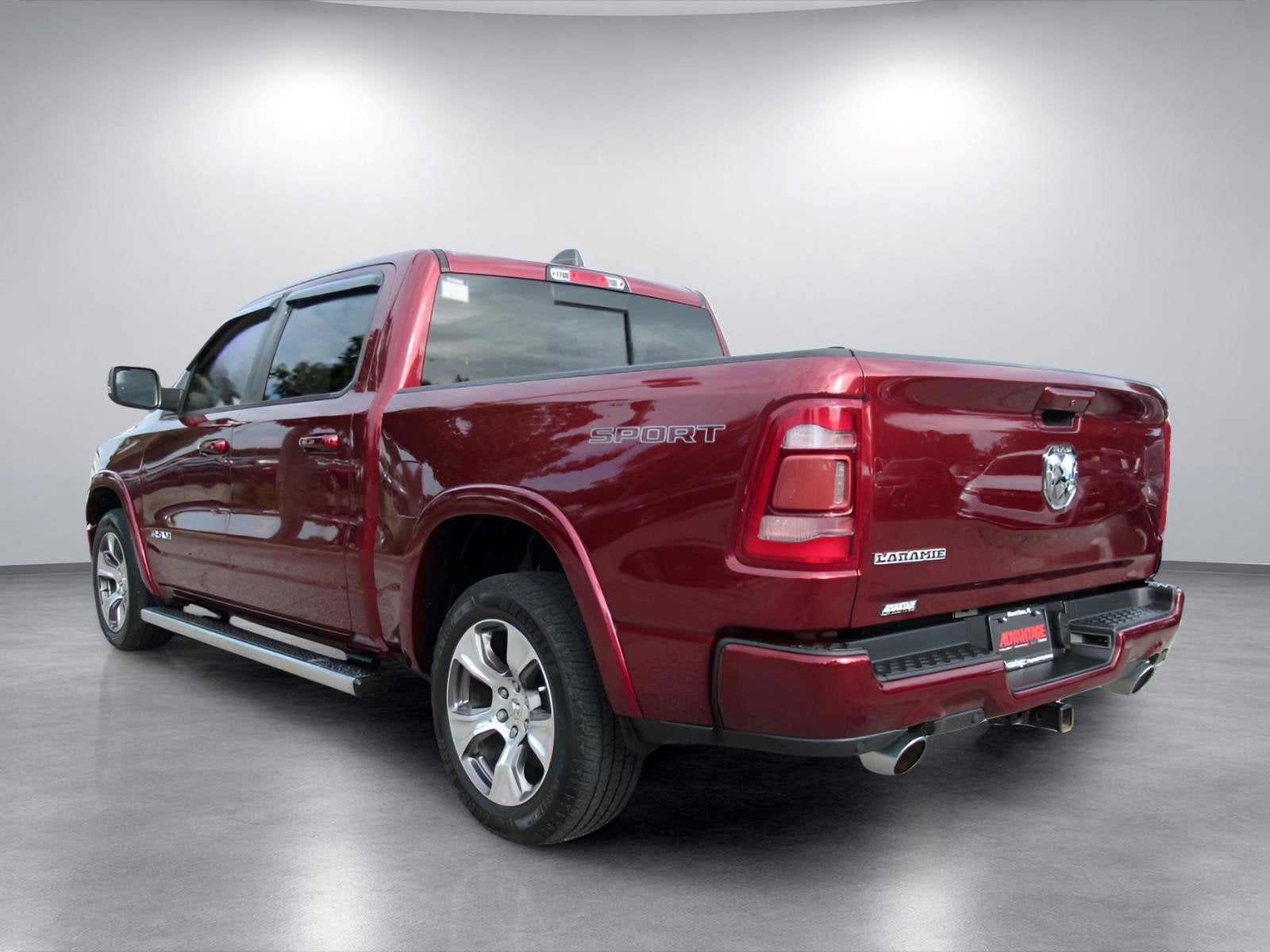 2020 RAM 1500 Laramie Crew Cab 4x2 5'7' Box