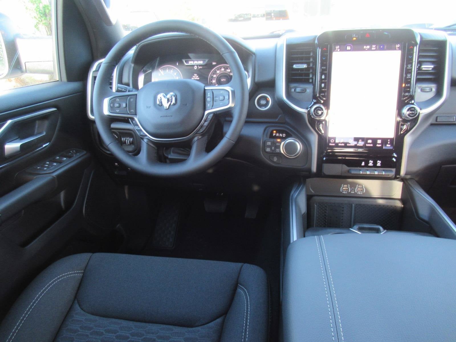 2027 RAM 1500 RAM 1500 BIG HORN CREW CAB 4X4 5'7' BOX