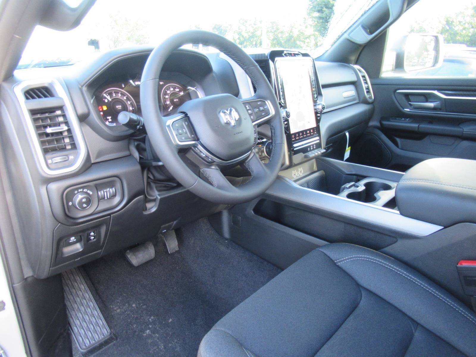 2027 RAM 1500 RAM 1500 BIG HORN CREW CAB 4X4 5'7' BOX