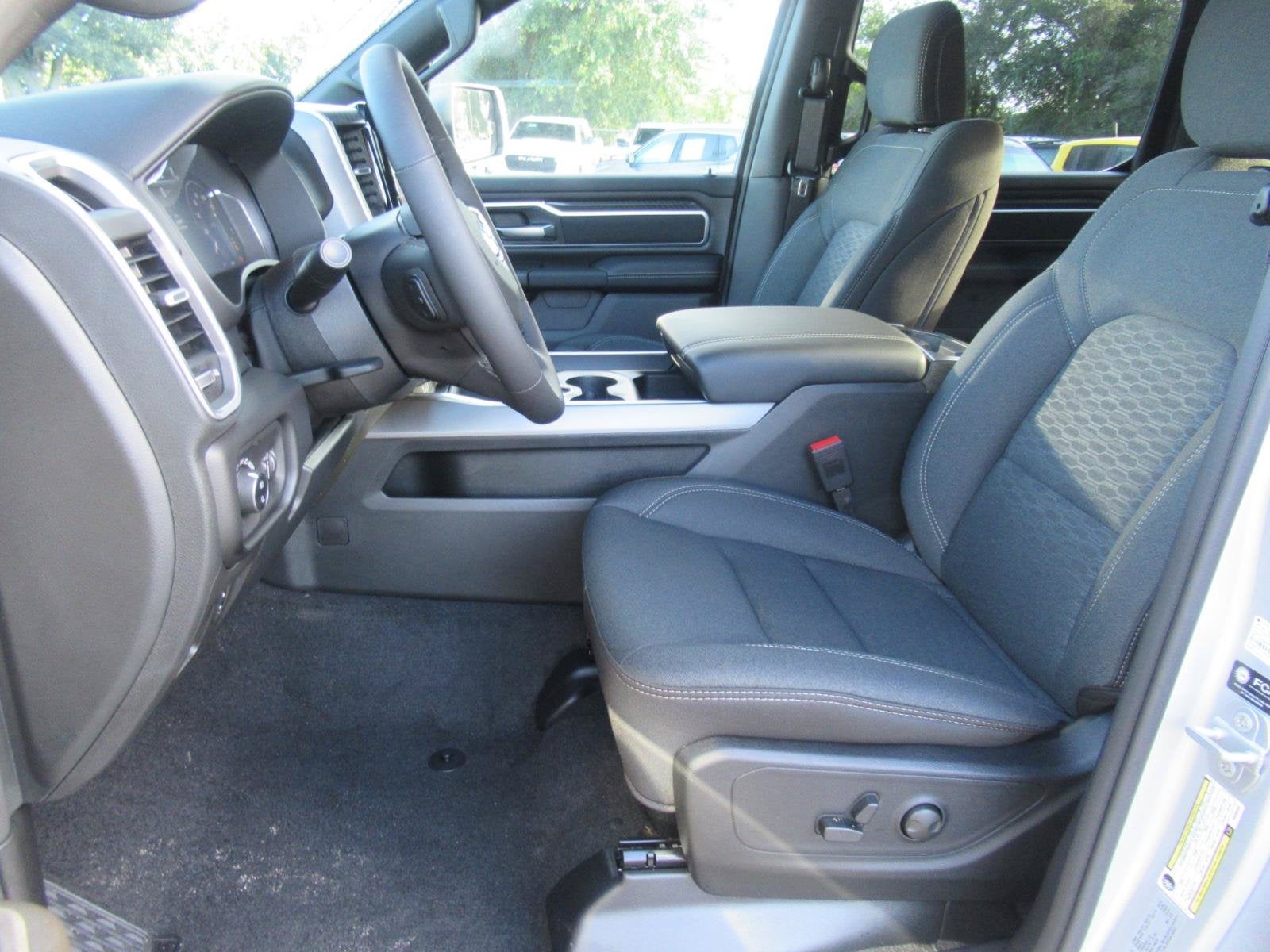 2027 RAM 1500 RAM 1500 BIG HORN CREW CAB 4X4 5'7' BOX