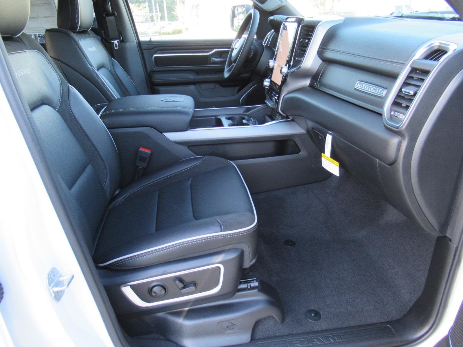 2027 RAM 1500 RAM 1500 LARAMIE CREW CAB 4X4 5'7' BOX