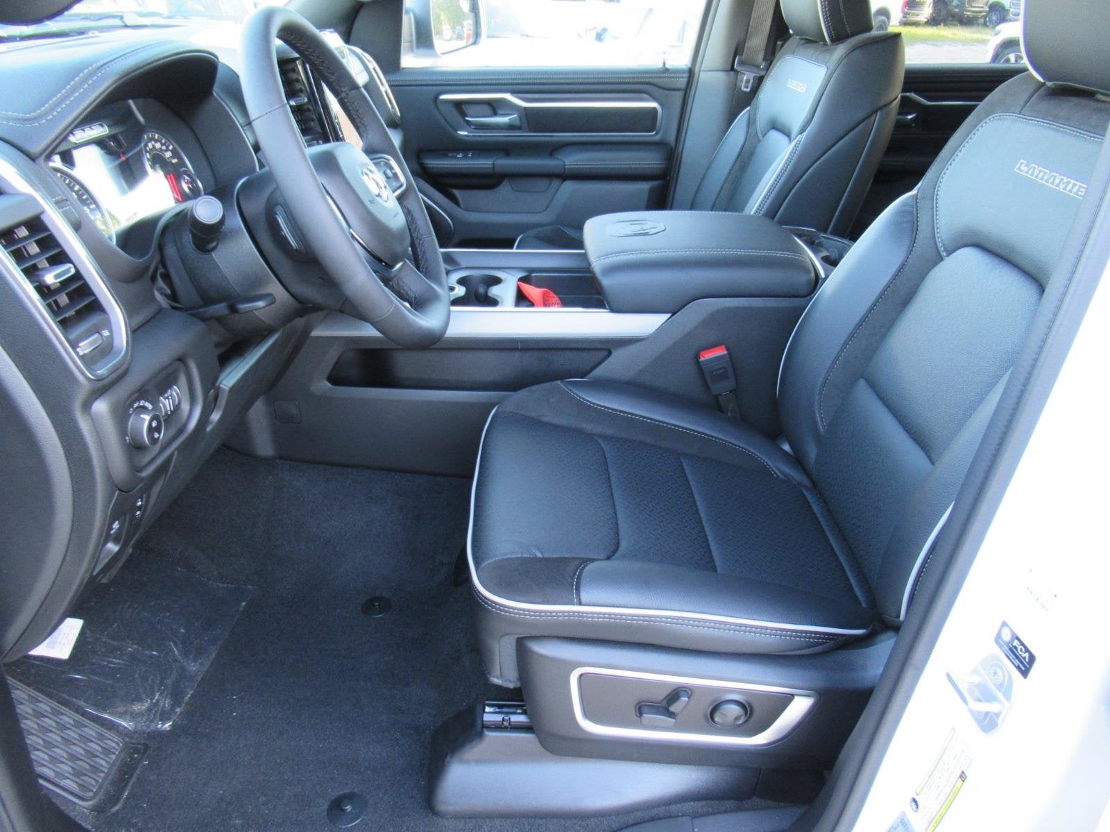 2027 RAM 1500 RAM 1500 LARAMIE CREW CAB 4X4 5'7' BOX