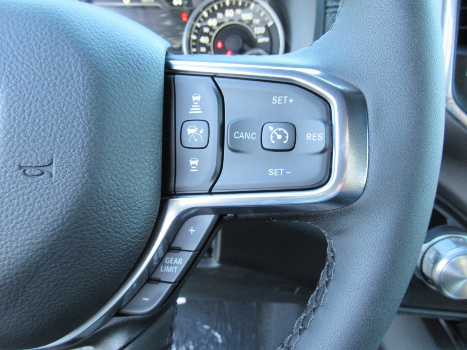 2027 RAM 1500 RAM 1500 LARAMIE CREW CAB 4X4 5'7' BOX