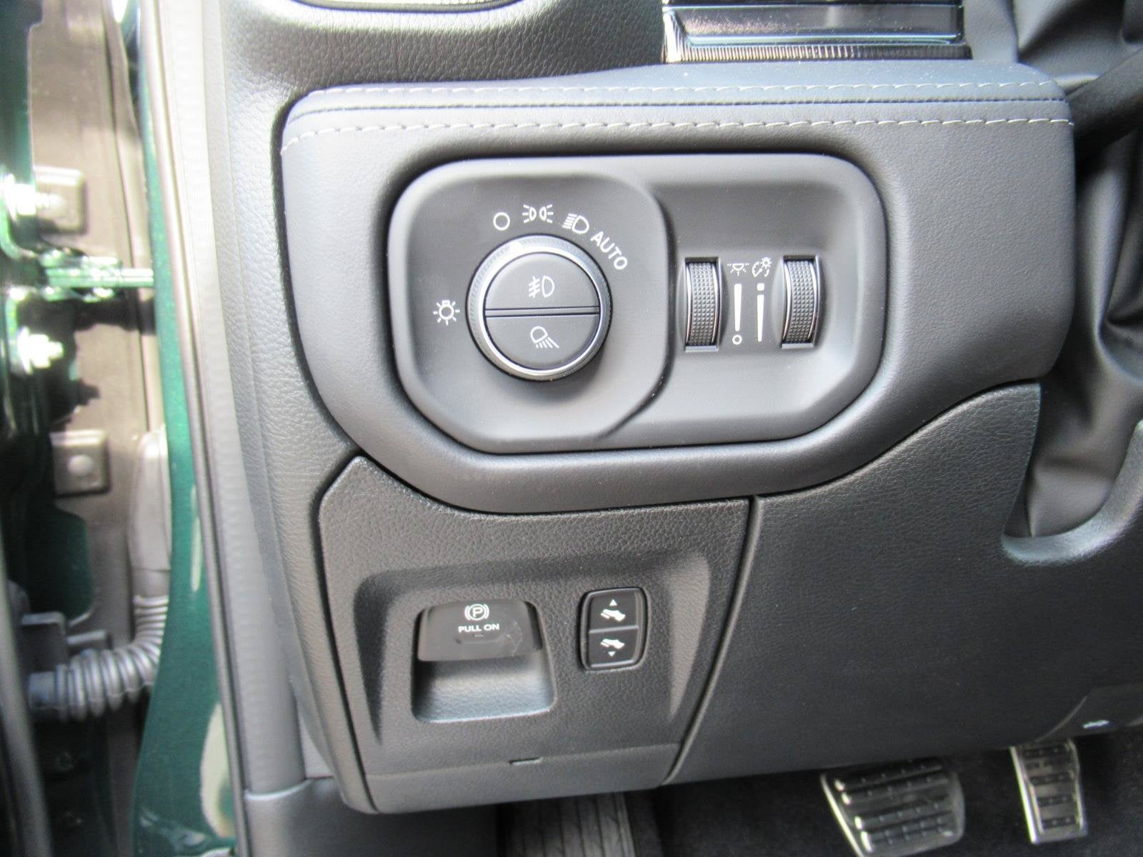2026 RAM 1500 RAM 1500 RHO CREW CAB 4X4 5'7' BOX