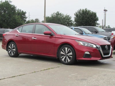 2022 Nissan Altima SV FWD