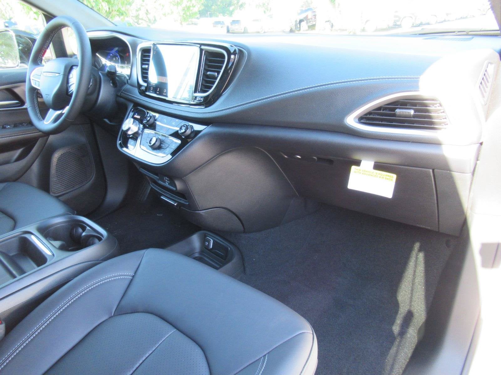 2027 Chrysler Pacifica PACIFICA SELECT