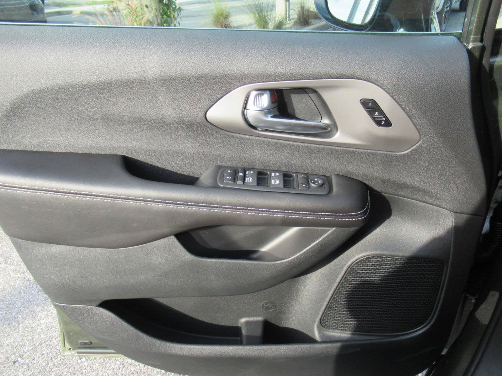 2027 Chrysler Pacifica PACIFICA SELECT