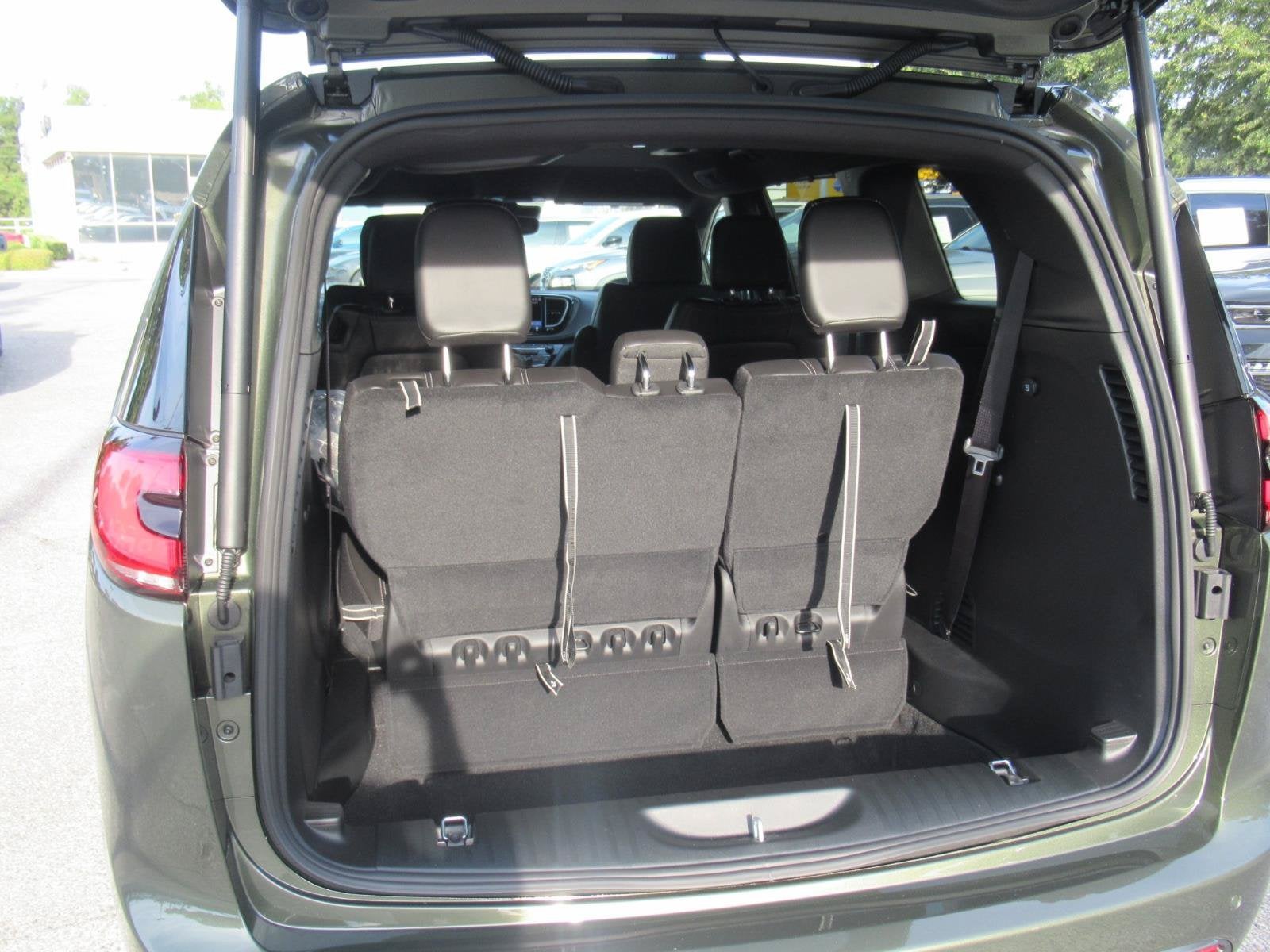 2027 Chrysler Pacifica PACIFICA SELECT