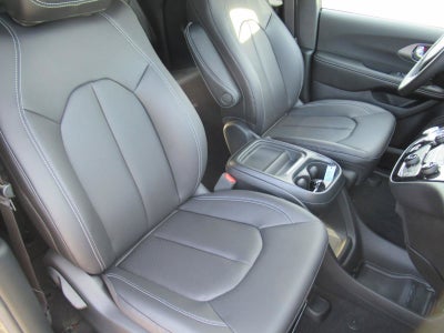 2027 Chrysler Pacifica PACIFICA SELECT