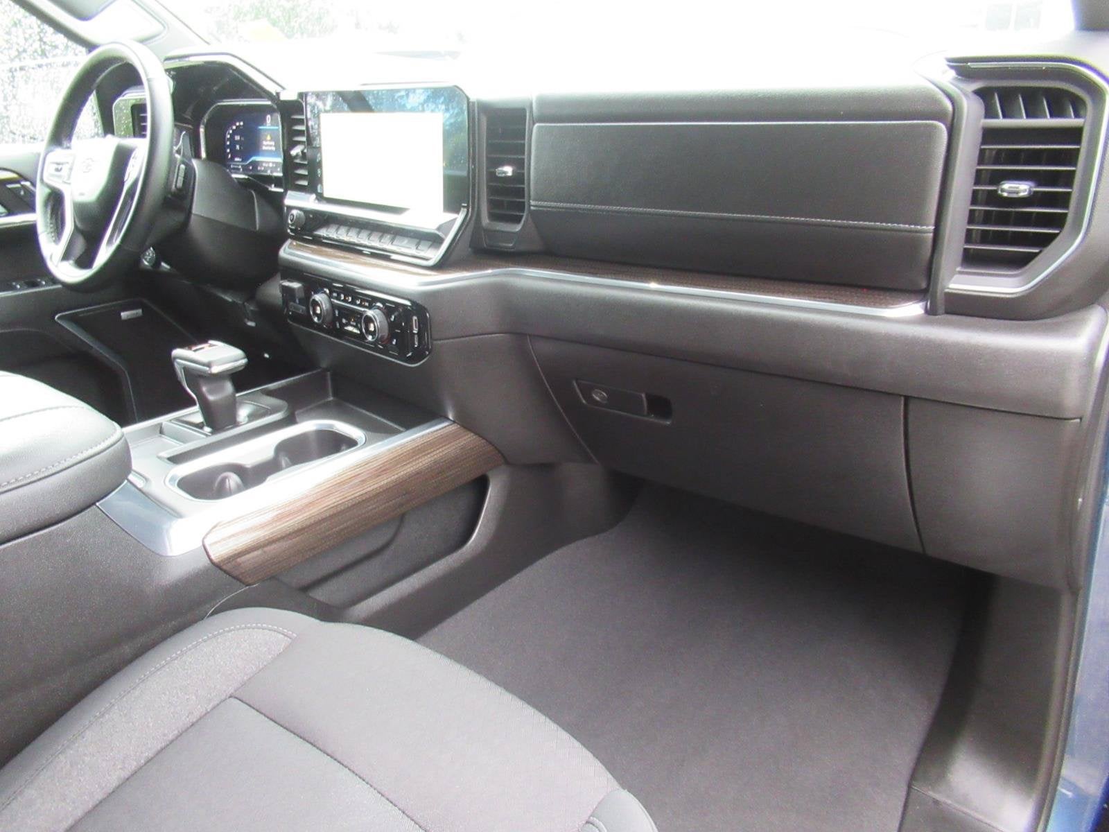 2024 Chevrolet Silverado 1500 4WD Crew Cab Short Bed RST