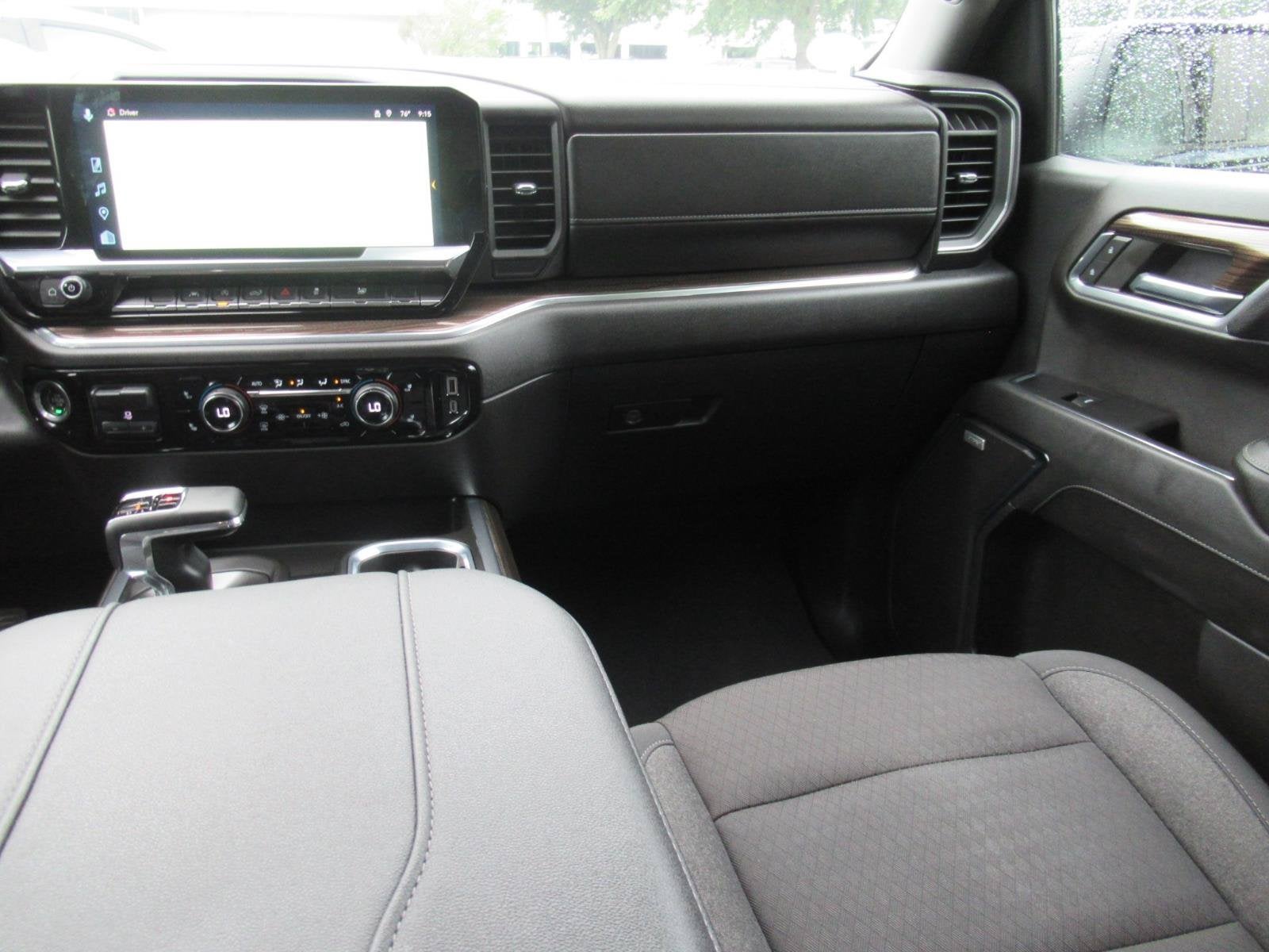 2024 Chevrolet Silverado 1500 4WD Crew Cab Short Bed RST