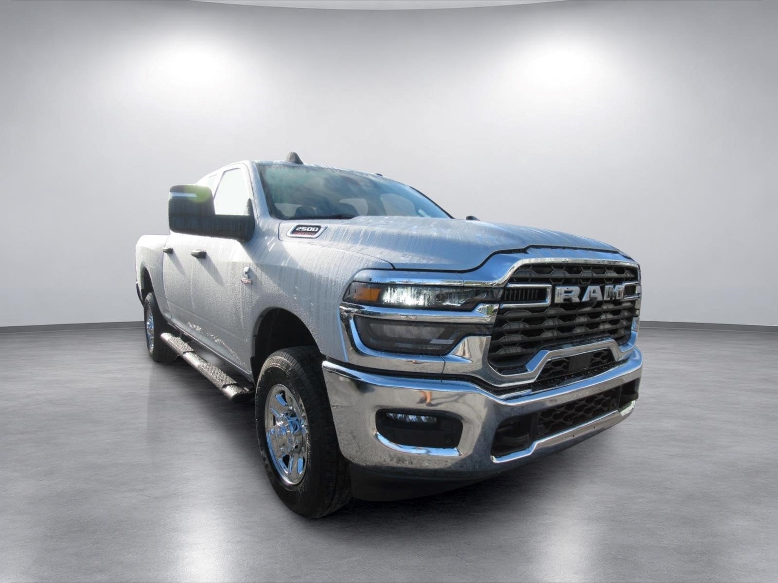 2027 RAM 2500 RAM 2500 TRADESMAN CREW CAB 4X4 6'4' BOX