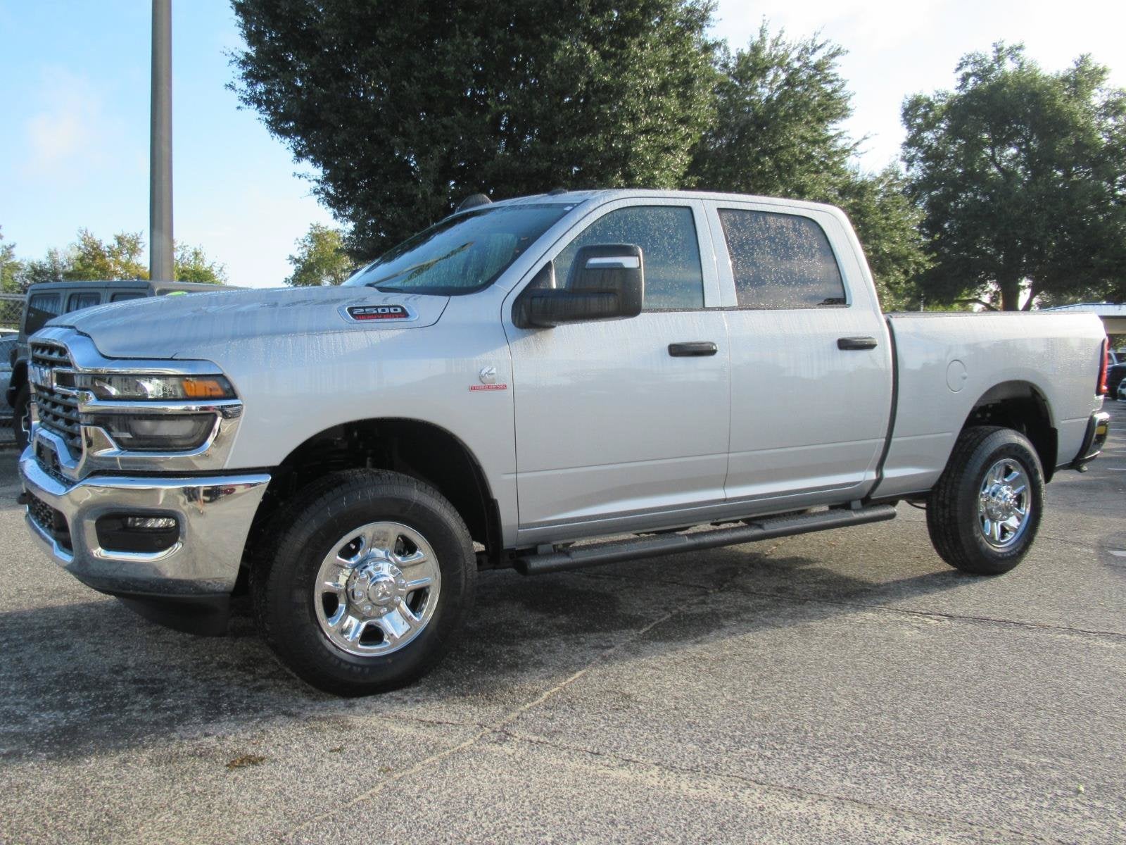 2027 RAM 2500 RAM 2500 TRADESMAN CREW CAB 4X4 6'4' BOX