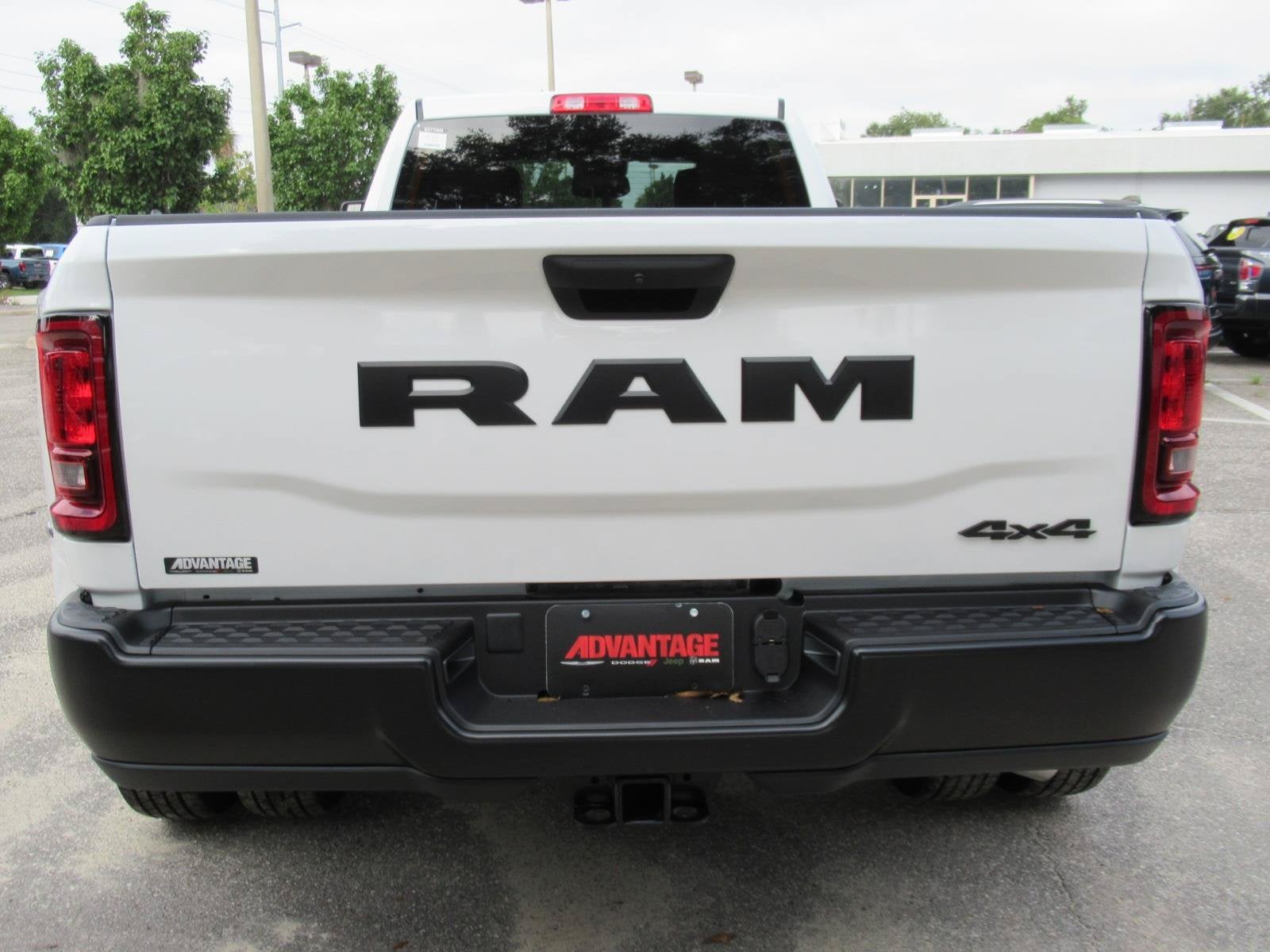 2027 RAM Ram 3500 RAM 3500 TRADESMAN CREW CAB 4X4 8' BOX