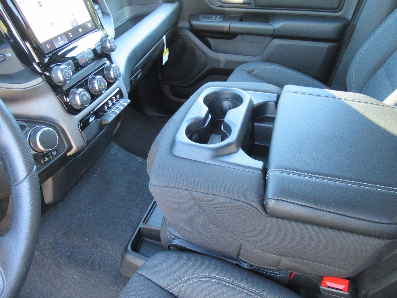 2027 RAM 1500 RAM 1500 WARLOCK CREW CAB 4X4 5'7' BOX