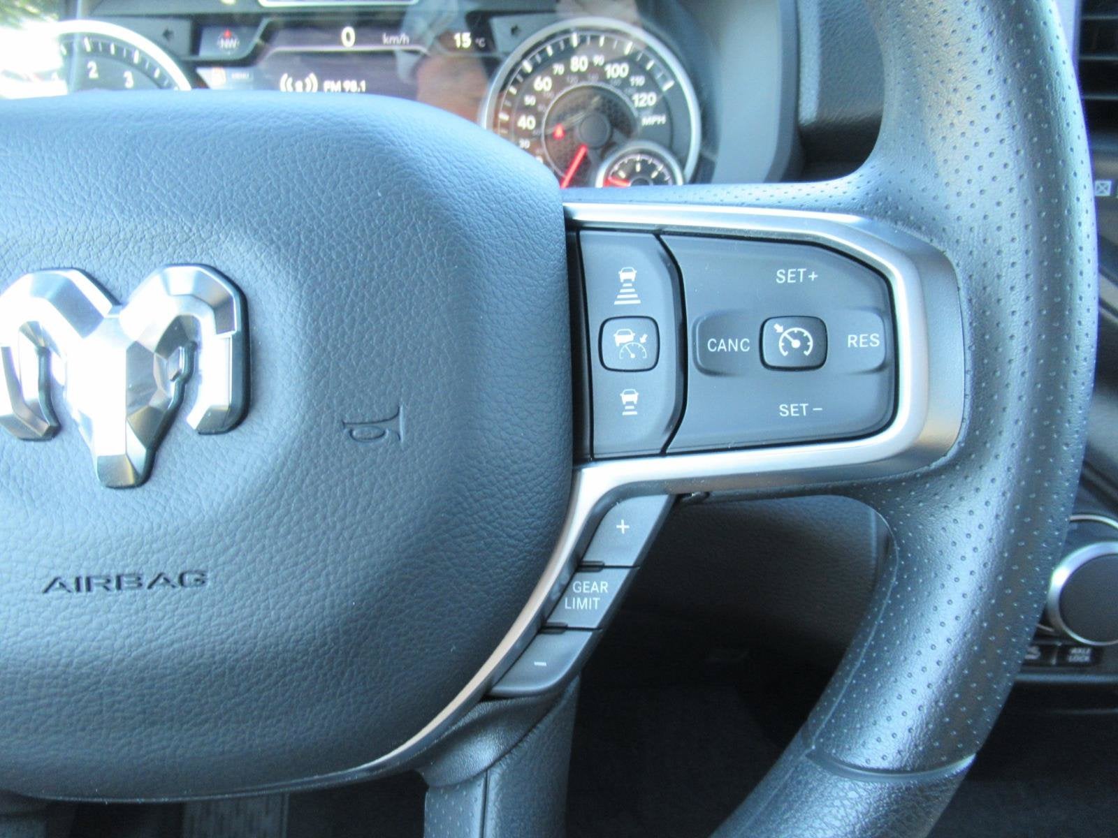 2027 RAM 1500 RAM 1500 WARLOCK CREW CAB 4X4 5'7' BOX