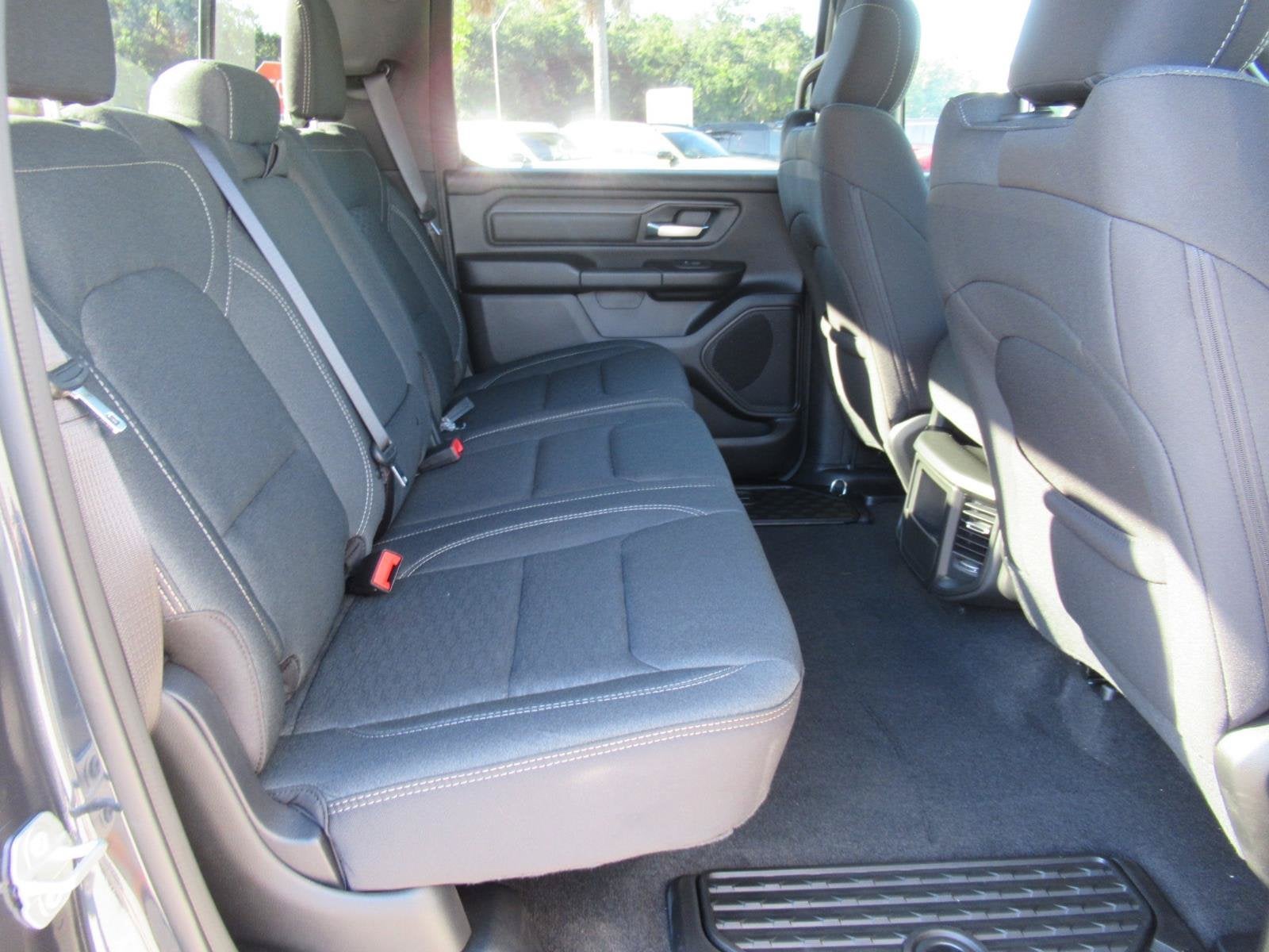2027 RAM 1500 RAM 1500 WARLOCK CREW CAB 4X4 5'7' BOX