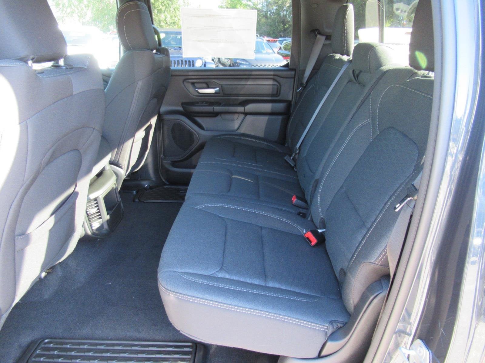 2027 RAM 1500 RAM 1500 WARLOCK CREW CAB 4X4 5'7' BOX
