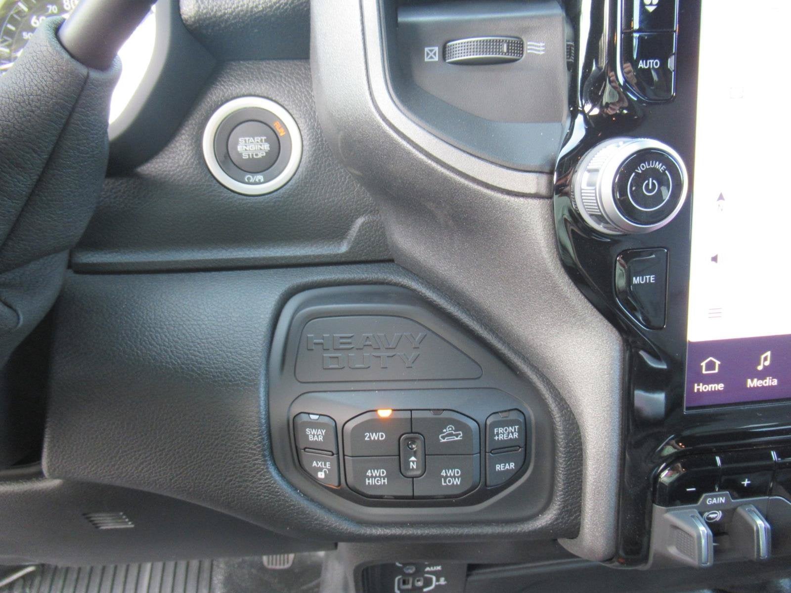 2027 RAM Ram 2500 RAM 2500 TRADESMAN CREW CAB 4X4 6'4' BOX