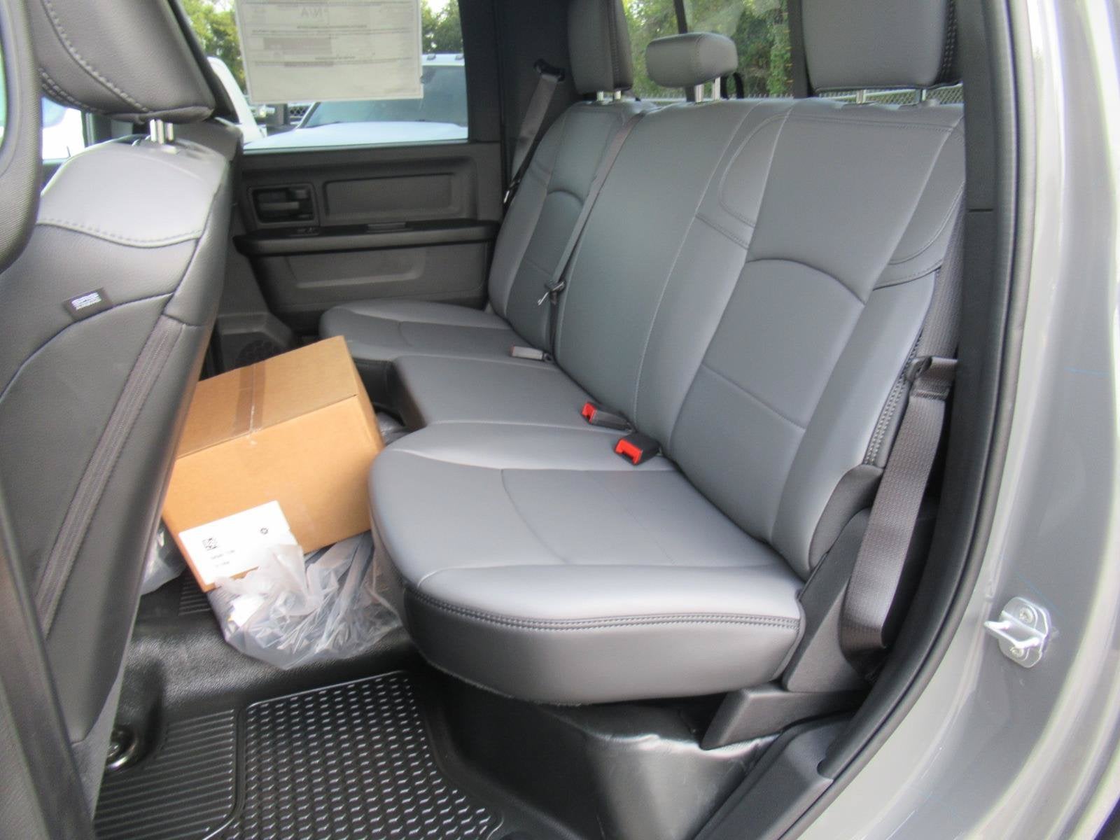 2027 RAM Ram 2500 RAM 2500 TRADESMAN CREW CAB 4X4 6'4' BOX