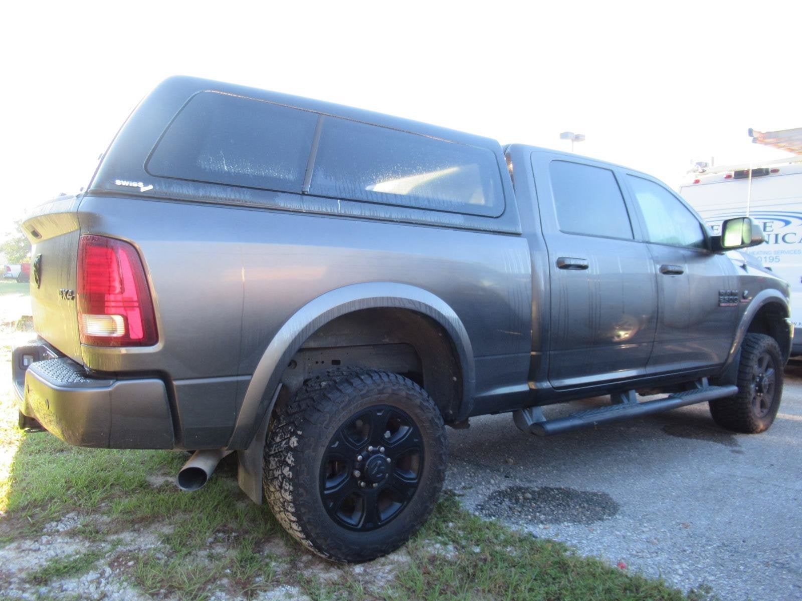 2017 RAM 2500 Laramie Crew Cab 4x4 6'4' Box
